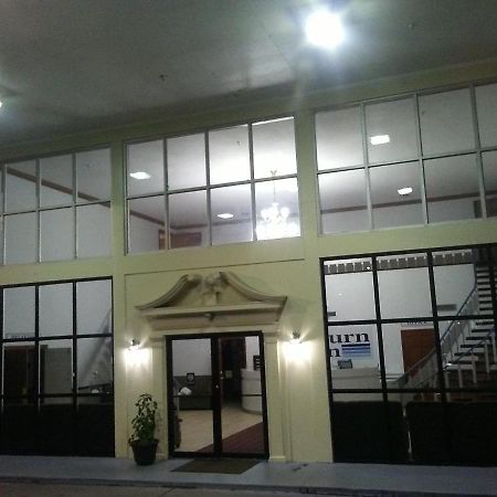 Ashburn Inn Of Manning Bagian luar foto